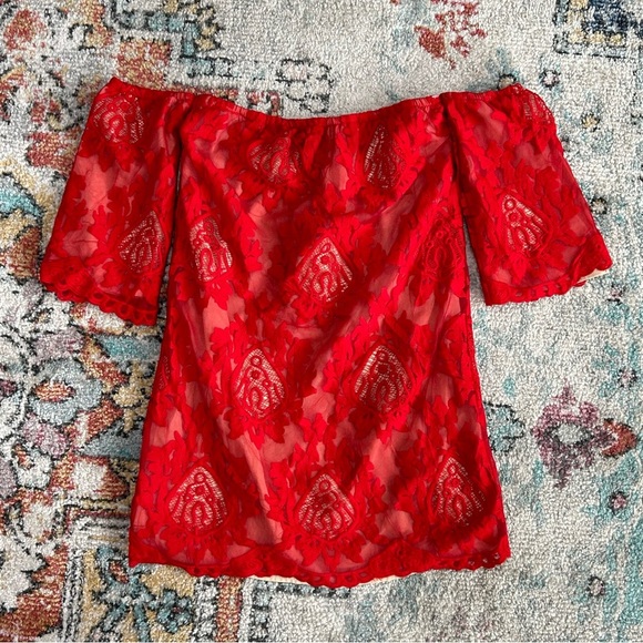 Storee Off The Shoulder Red Lace Shift Dress Size Small - Picture 2 of 11